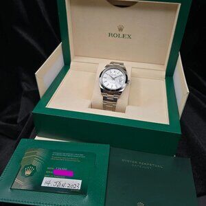 Rolex Datejust 41mm, steel with Silver dial on oyster bracelet. Full set 2023!
